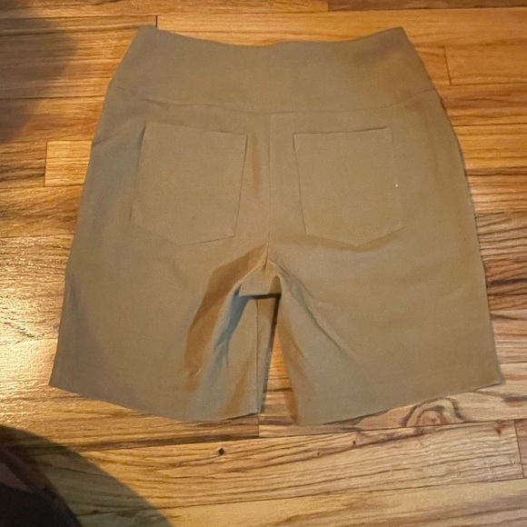 DB bike shorts - Picture 2 of 3